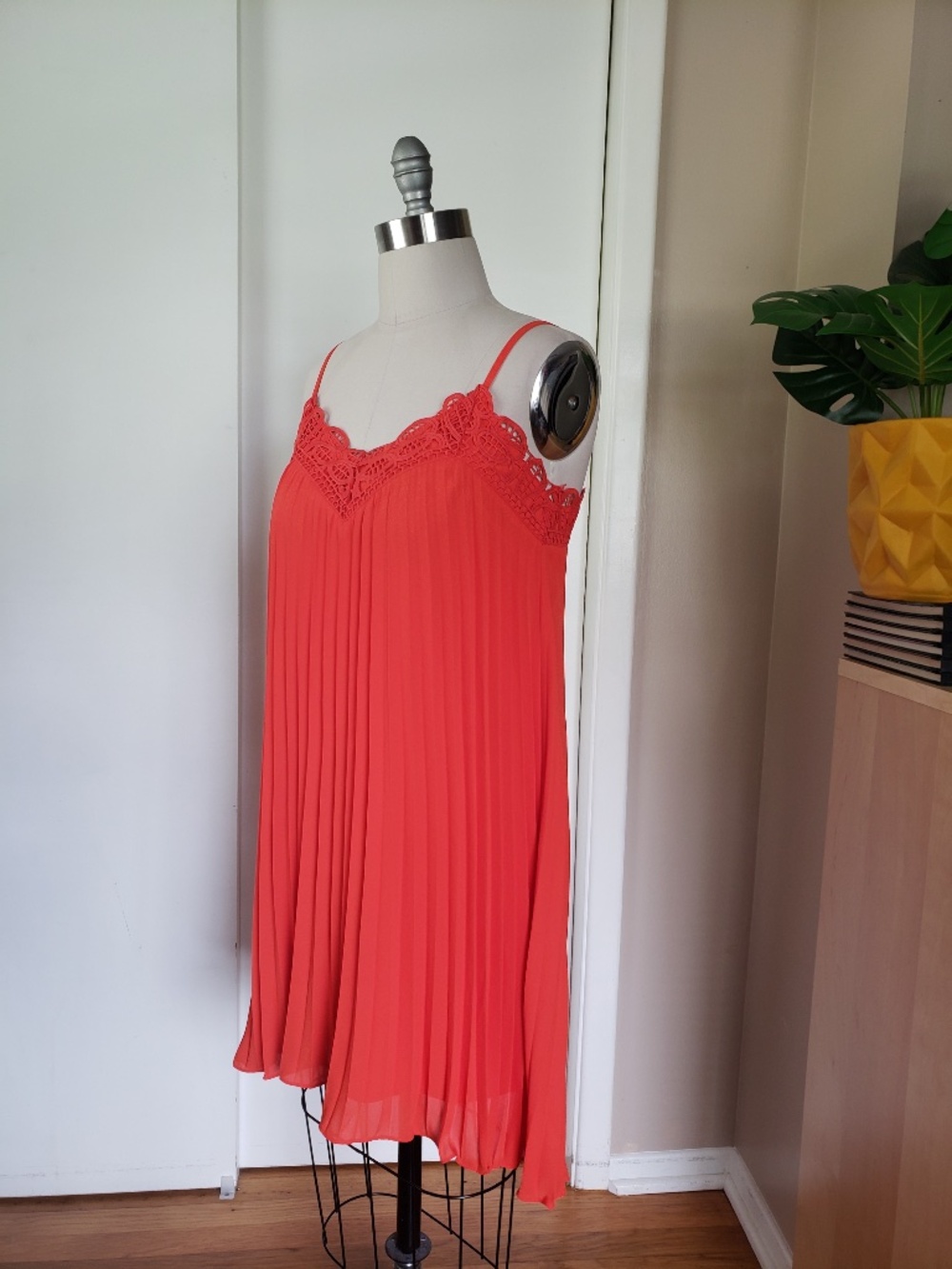 Gianni Bini Pleated Dress Size Small